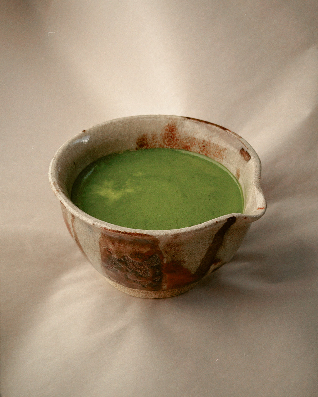 ashu’s spouted matcha bowl (katakuchi)