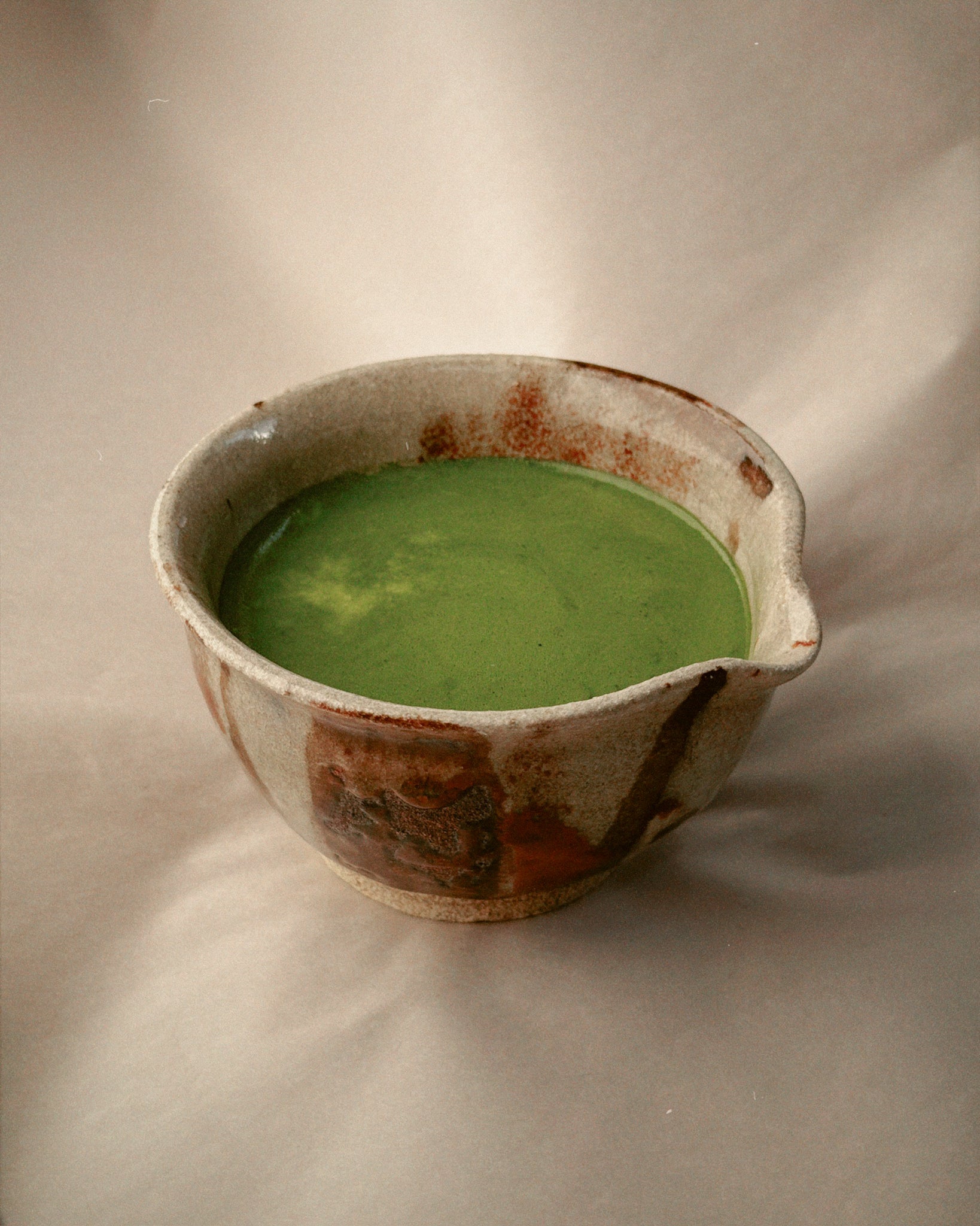 ashu’s spouted matcha bowl (katakuchi)
